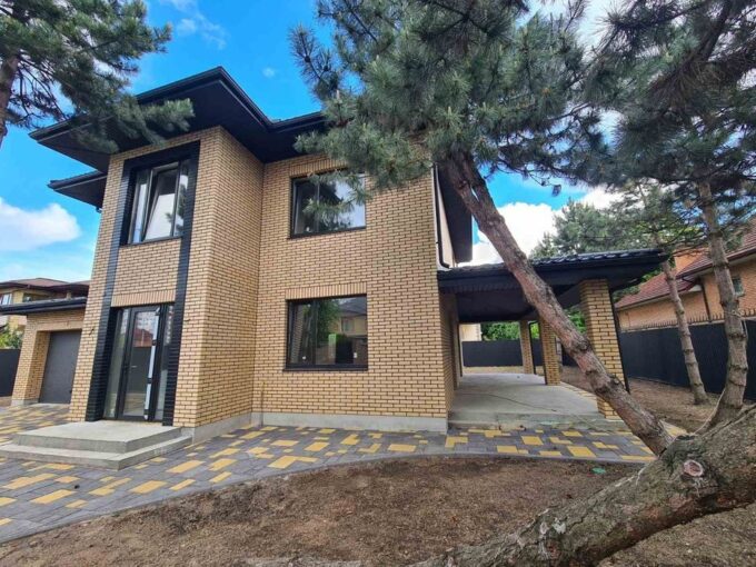 Преміум-будинок 220 м.кв. біля лісу в Білогородці