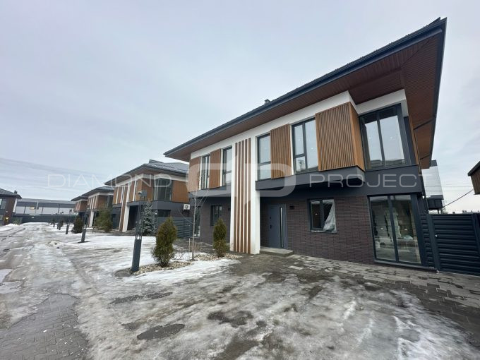 Дуплекс квадрекс з газом в закритому комплексі Петропавлівська Борщагівка